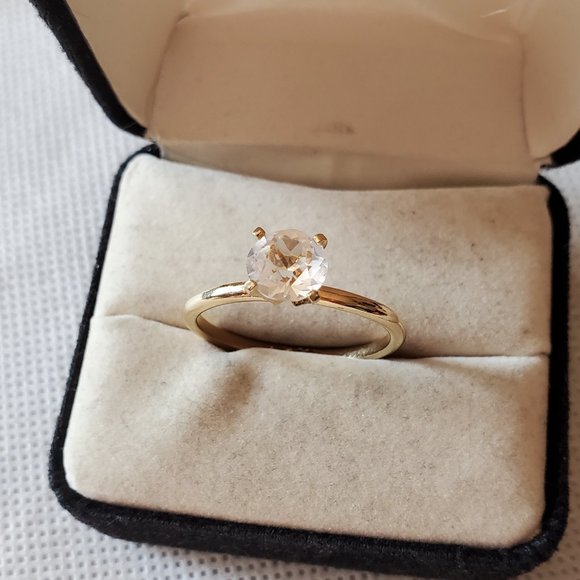 Gold Tone Crystal Ring Wedding Band Style Fashion Design Uncas Women Elegant - Picture 2 of 3